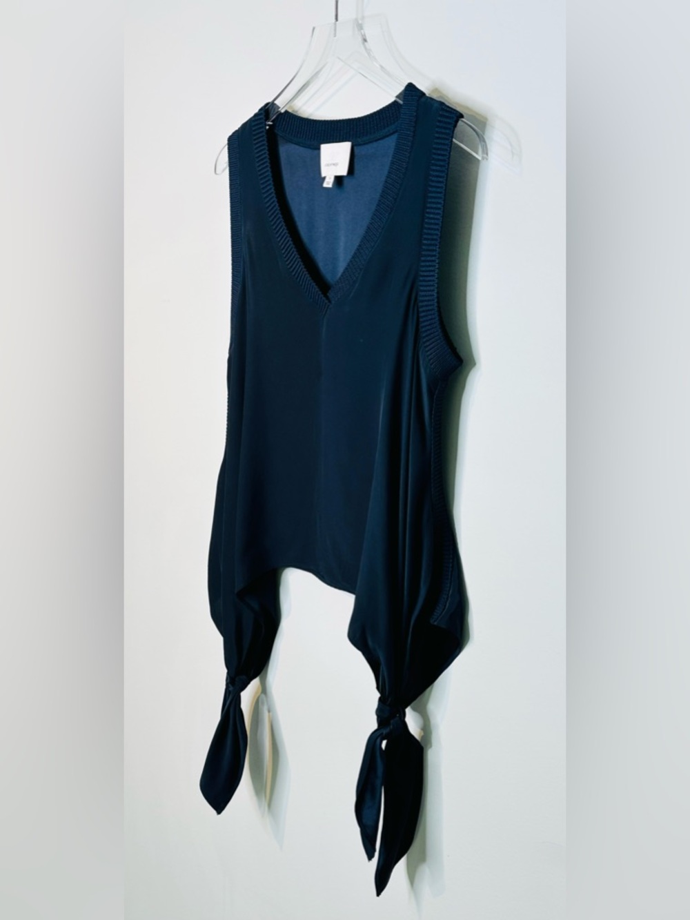 Cinq a Sept Navy Blue Silk V-Neck Sleeveless Side Ties Shirt Blouse Top - Picture 4 of 10